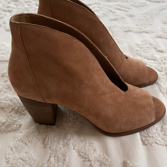 Lucky Brand suede booties - Picture 3 of 5